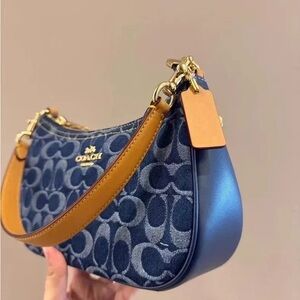 Coach Teri Shoulder Bag In Signature Denim